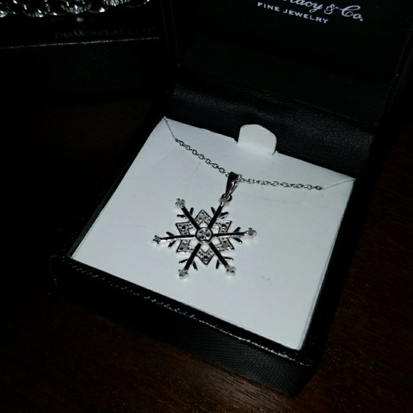 Jewelry - Picture 2 of 3